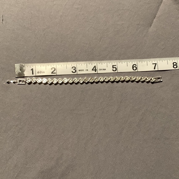 T&M Treasures Heart-Shaped Rhinestone Beaded 7” Silver Plated Bracelet NEW - Picture 3 of 7